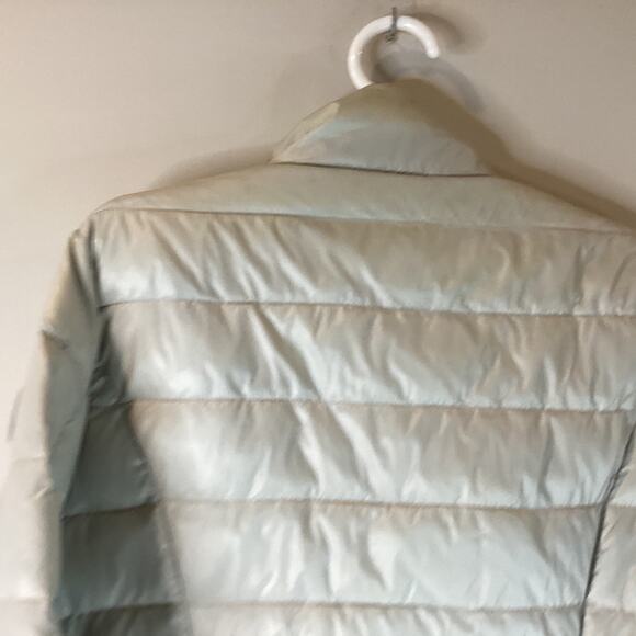 T Tahari Lightweight Beige Jacket Quilted Ruffles Flattering Size S - Picture 9 of 12